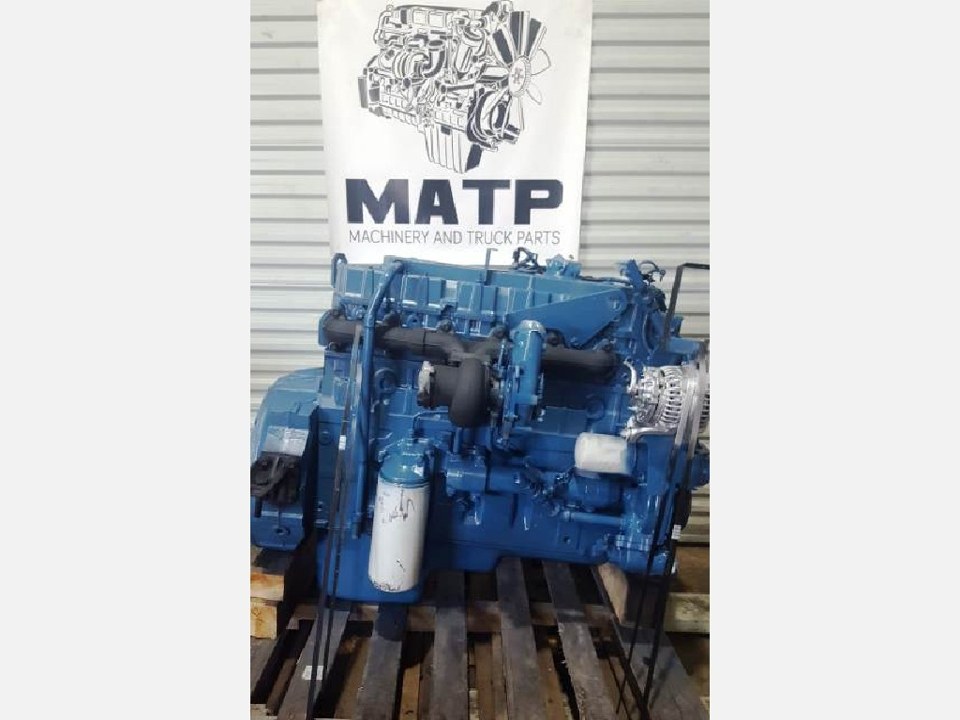 2000 INTERNATIONAL DT466E Engine