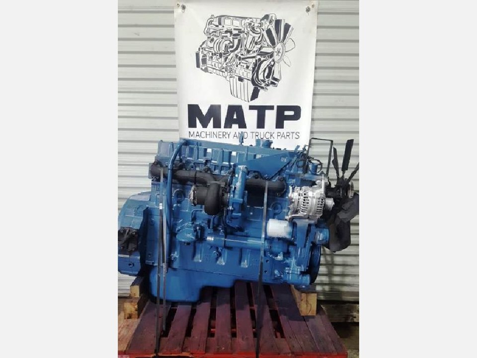 1999 INTERNATIONAL DT466E Engine