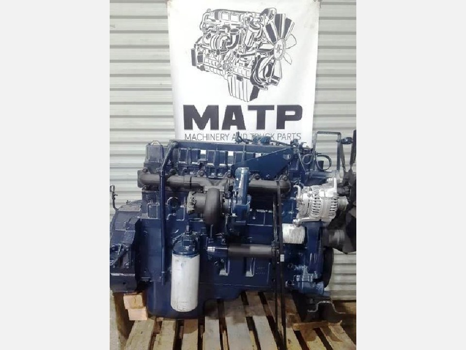 2000 INTERNATIONAL DT466E Engine