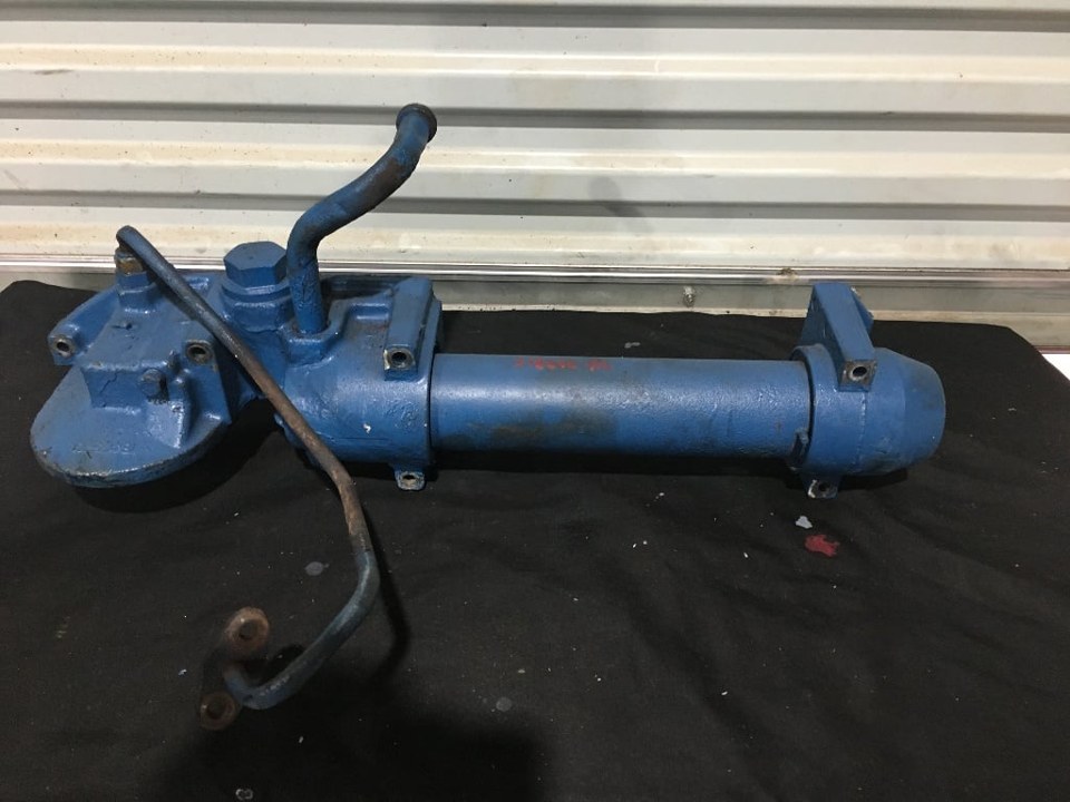 2002 INTERNATIONAL DT466E Oil Cooler