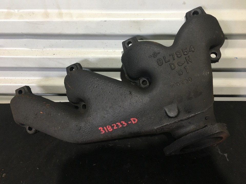 CAT 3208N Engine Manifold