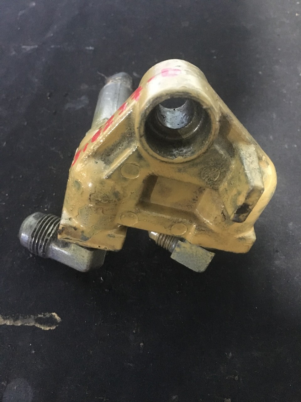 CAT 3208N Fuel Manifold