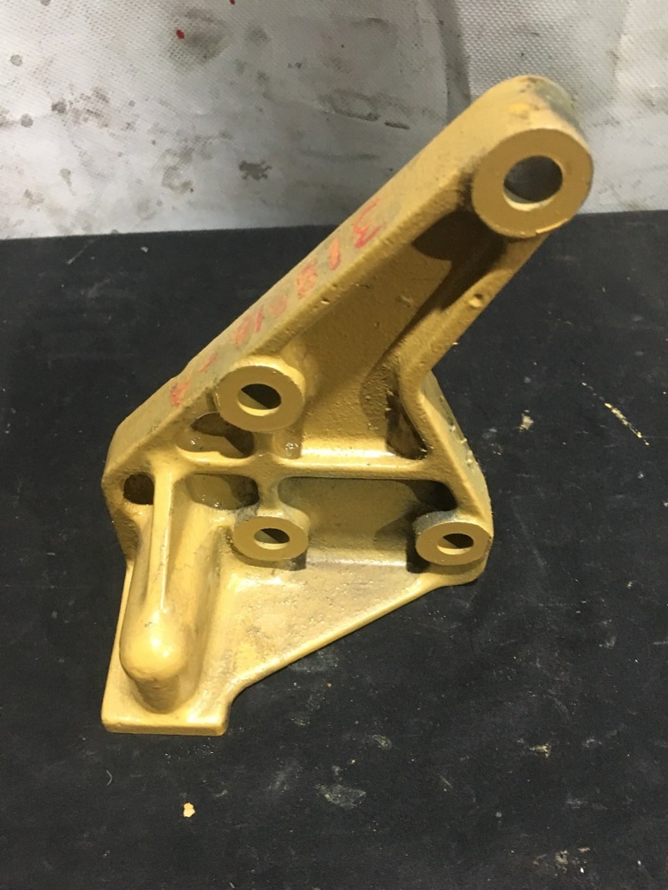 CAT 3126 Engine Mount