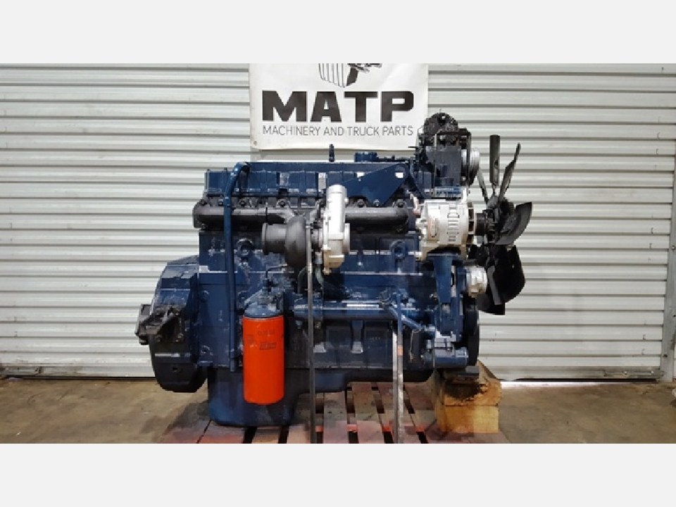 2000 INTERNATIONAL DT466E Engine