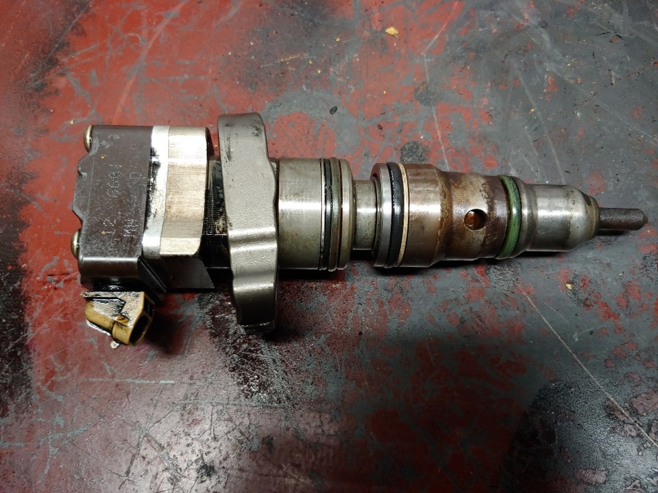 1998 CAT 3126 Fuel Injector