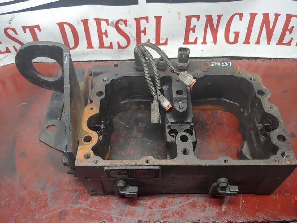 1998 CUMMINS N14 Celect Plus Valve Cover Spacer