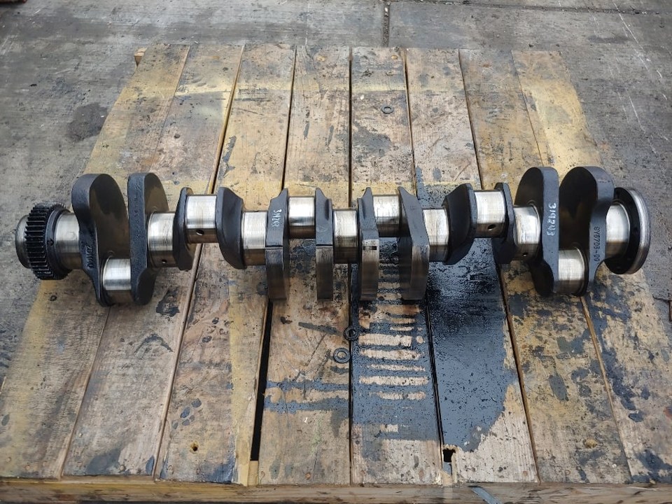 1999 CAT 3176B Crankshaft