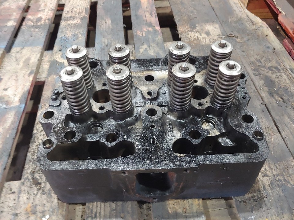 1998 CUMMINS N14 Celect Plus Cylinder Head