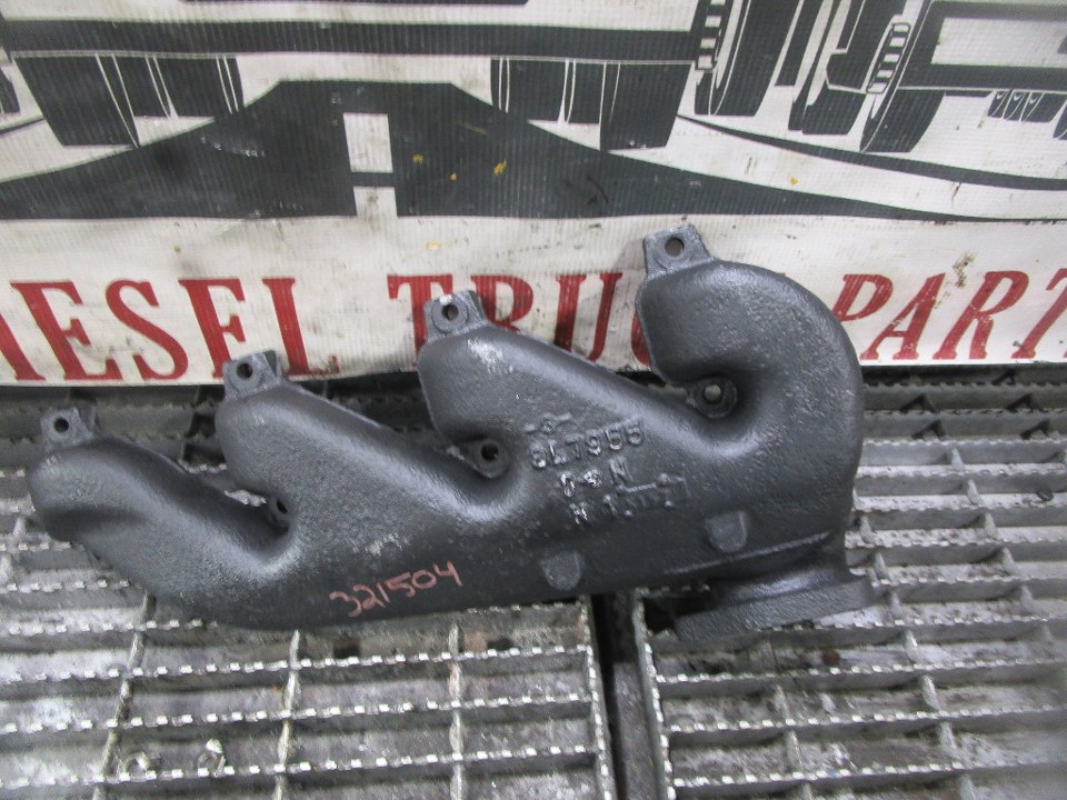 CAT 3208N Engine Manifold