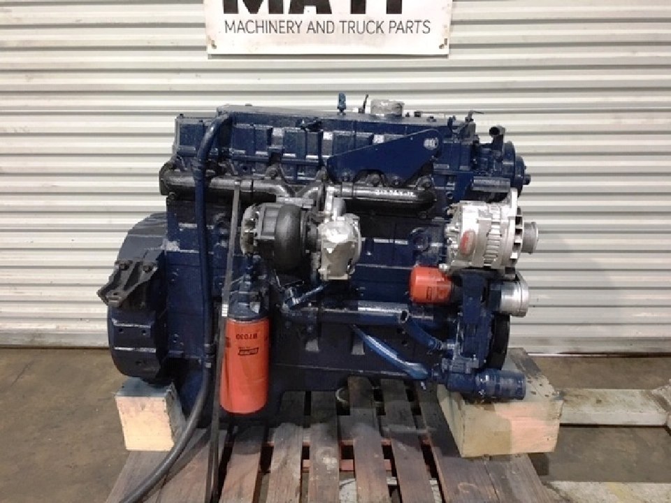 2000 INTERNATIONAL DT466E Engine