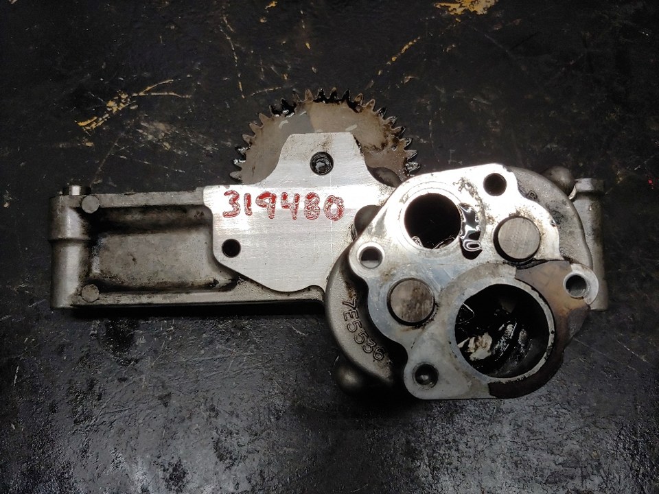 1998 CAT 3126 Oil Pump