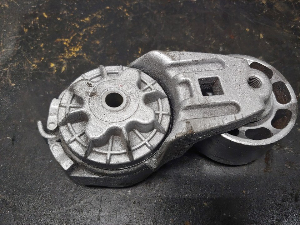 2000 INTERNATIONAL DT466E Belt Tensioner Pulley