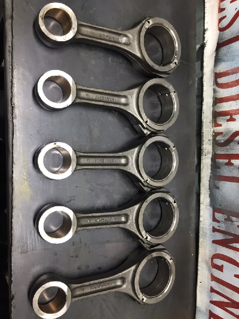 INTERNATIONAL DT466E Connecting Rod