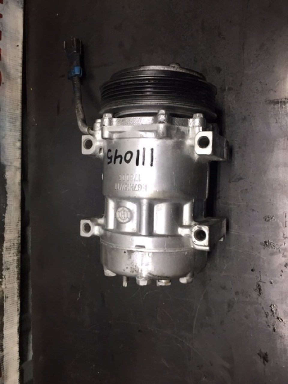 INTERNATIONAL DT466E AC Compressor
