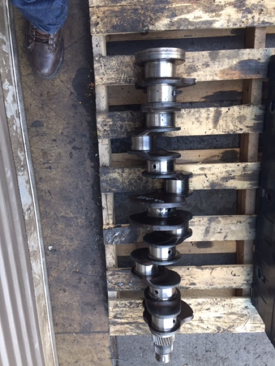 INTERNATIONAL DT466E Crankshaft