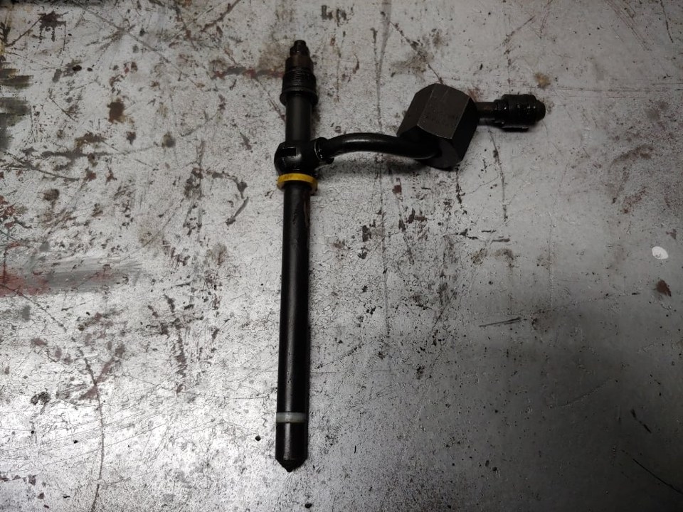 1980 CAT 3208N Fuel Injector