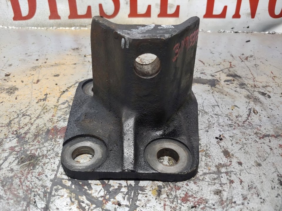 INTERNATIONAL T444E Engine Mount