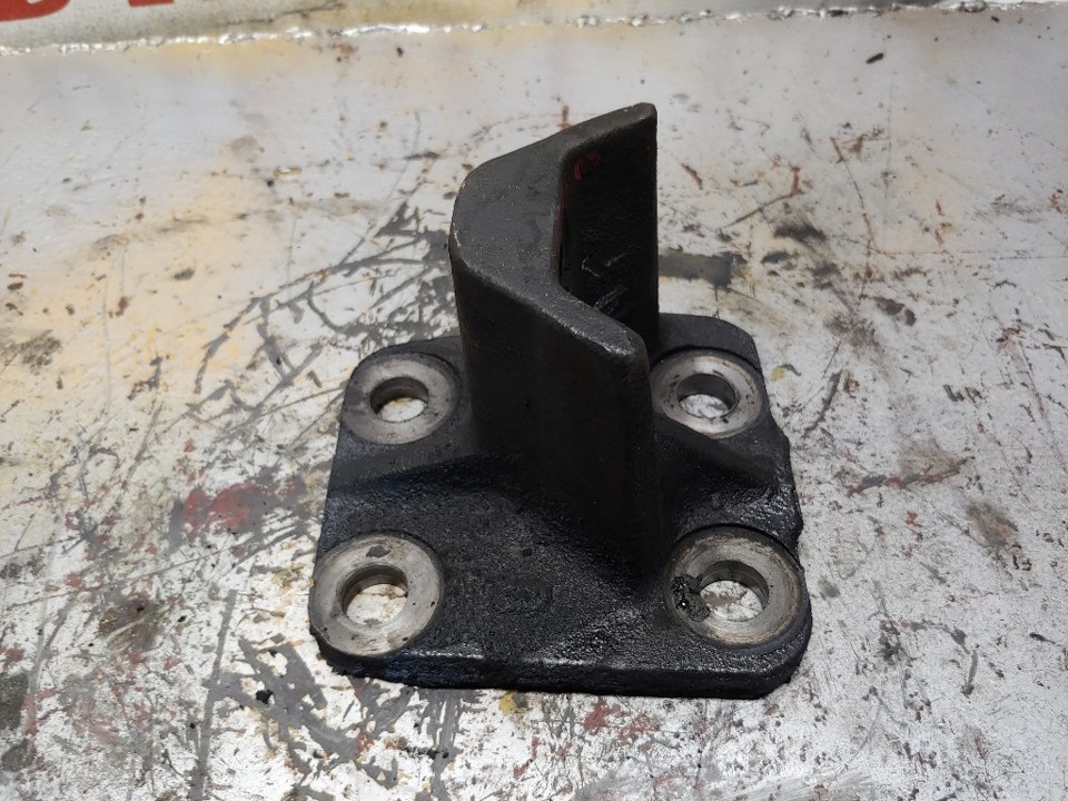 INTERNATIONAL T444E Engine Mount