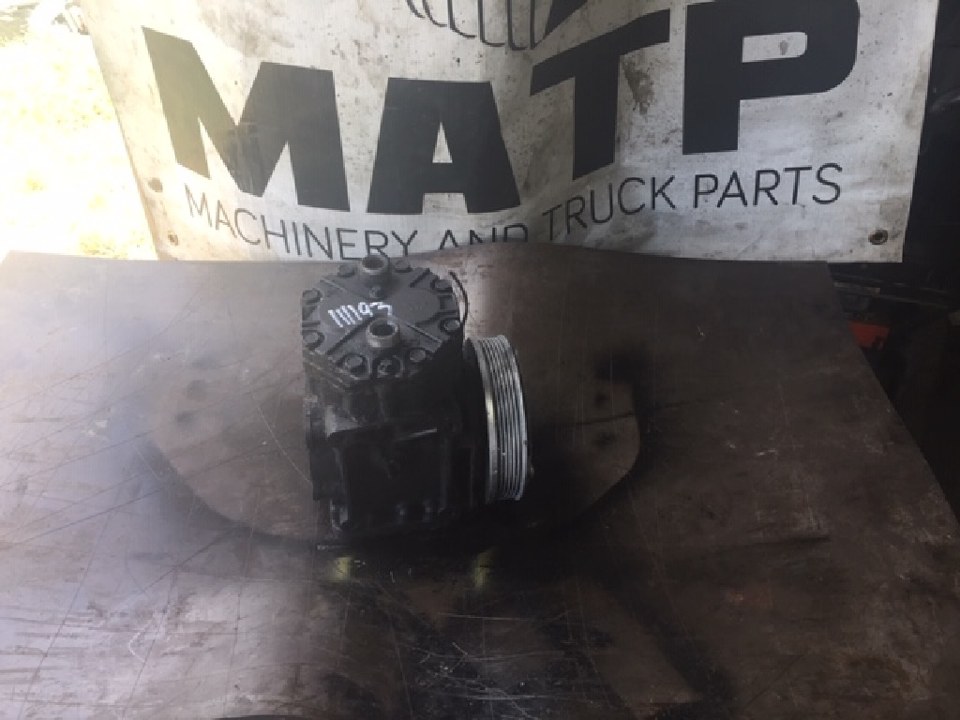 INTERNATIONAL DT466E AC Compressor
