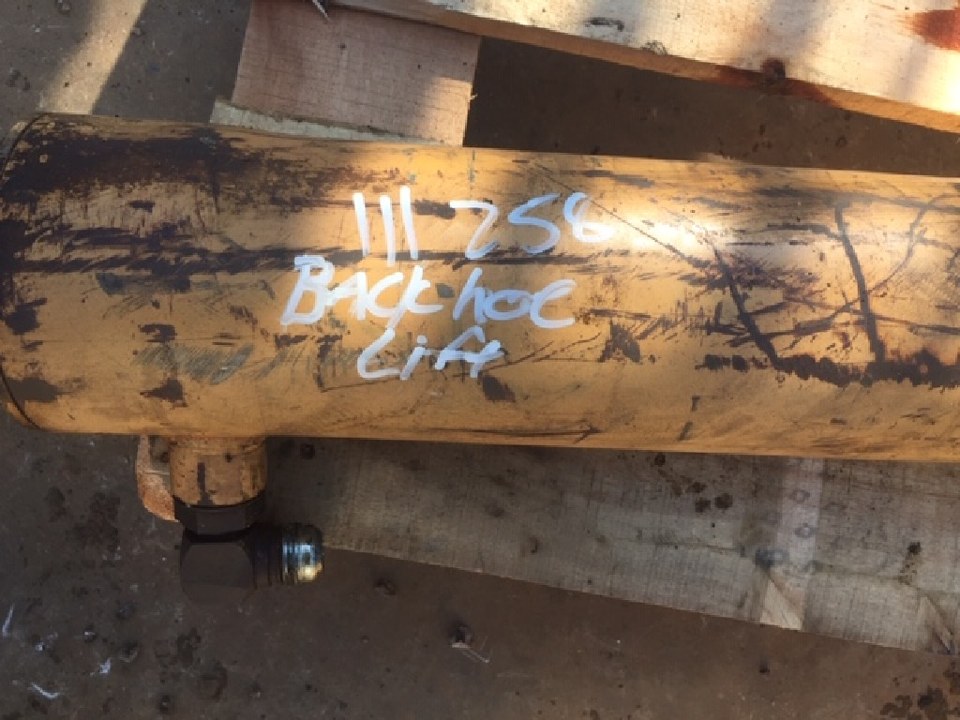 1974 CASE 680E Hydraulic Cylinder