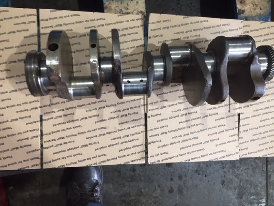 1996 FORD 7.3 powerstroke Crankshaft