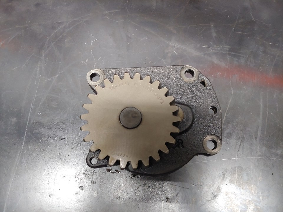 1997 CUMMINS M11 Oil Pump