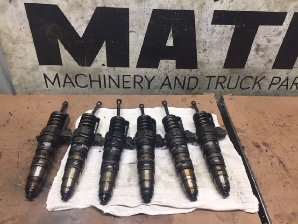 CUMMINS ISX 435ST Fuel Injector