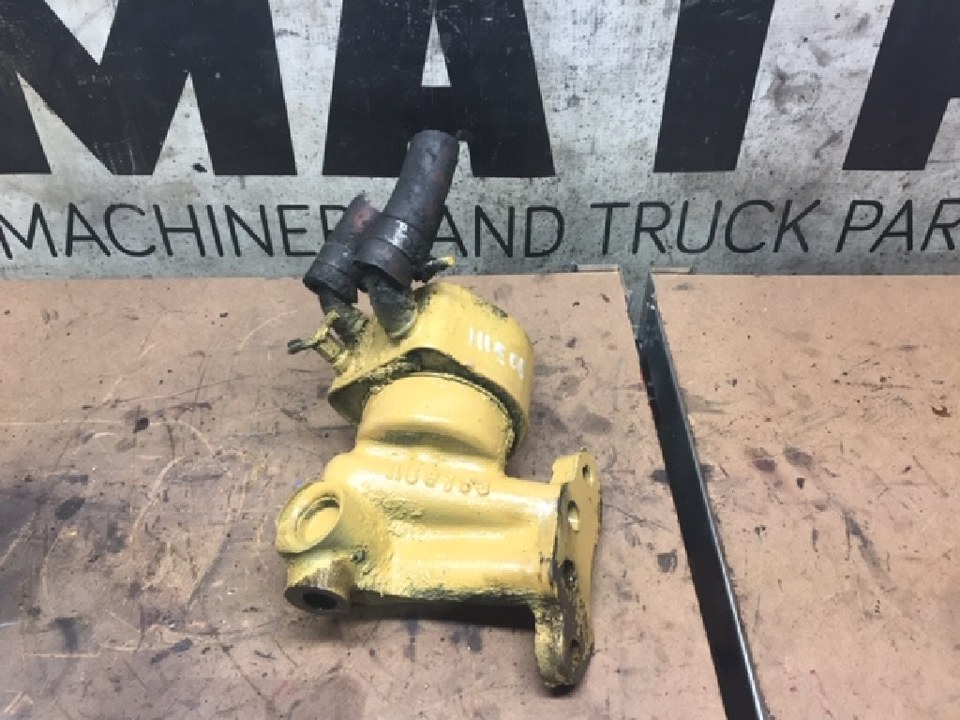 CASE 680E Oil Filter Housing