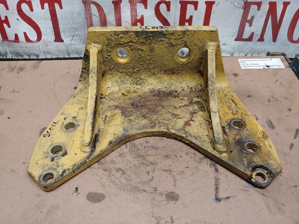 2004 CAT C7 Engine Mount