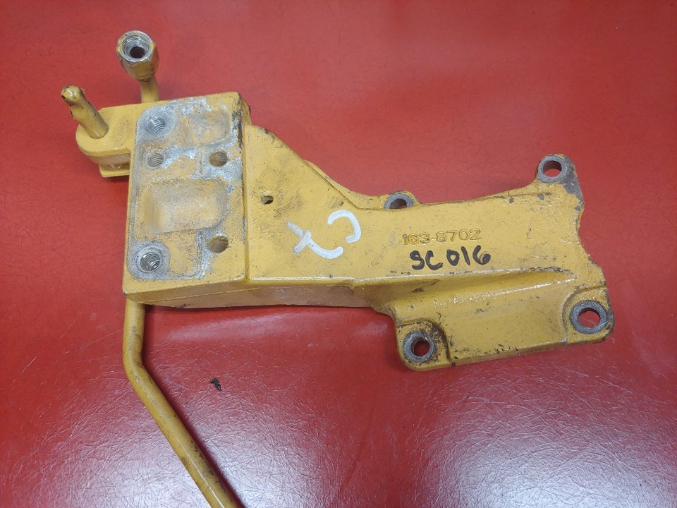 2004 CAT C7 Engine Mount