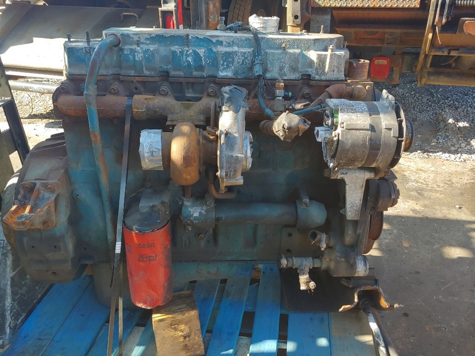 2000 INTERNATIONAL DT466E Engine Core