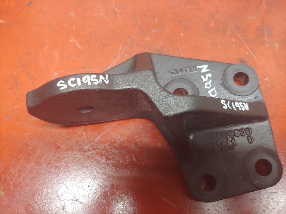 2000 CAT 3126 Engine Mount
