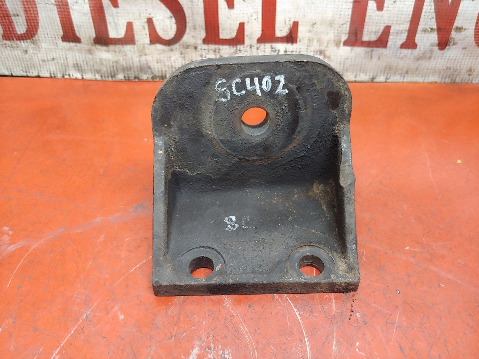 2004 CAT C7 Engine Mount