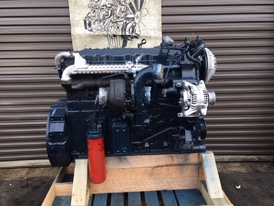 2004 INTERNATIONAL DT466E Engine