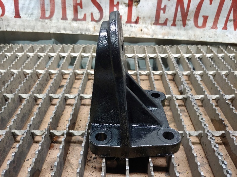 CAT 3126 Engine Mount