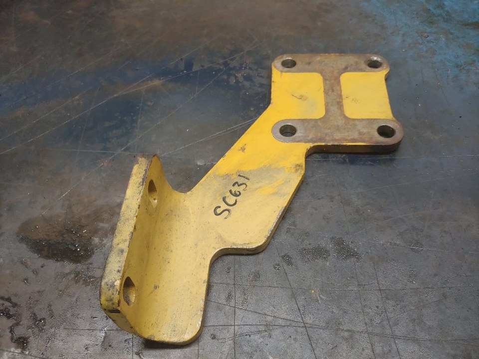 2004 CAT C7 Engine Mount