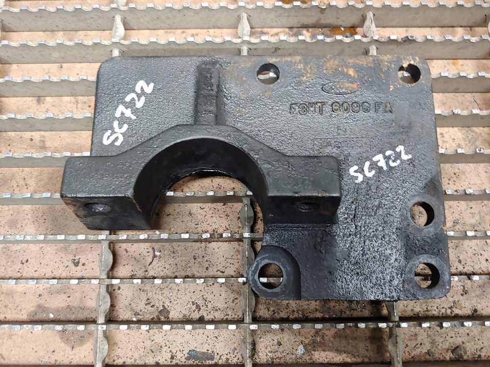 FORD F700 Engine Mount