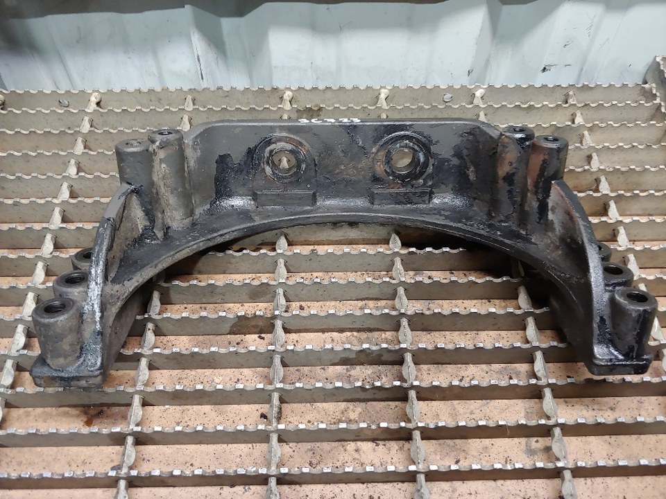 2011 PACCAR MX13 Engine Mount