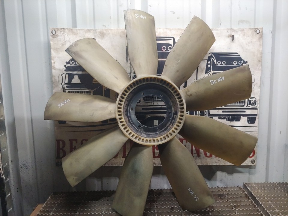 2002 INTERNATIONAL DT466E Fan