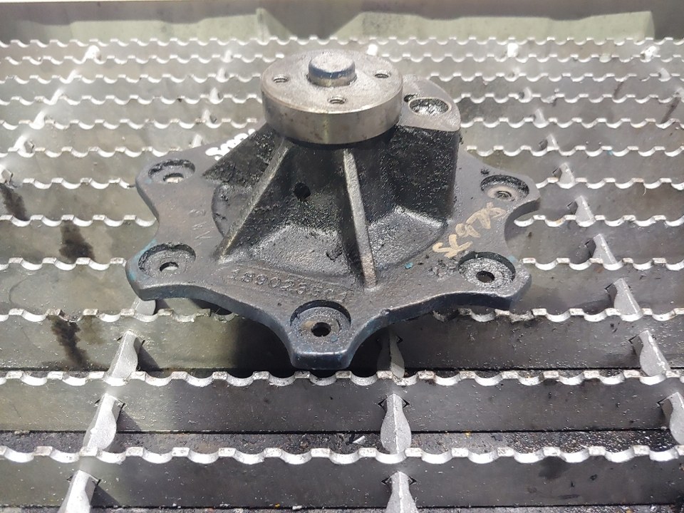 2000 INTERNATIONAL DT466E Water Pump