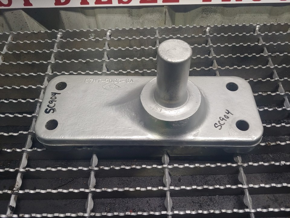 1988 FORD L9000 Engine Mount