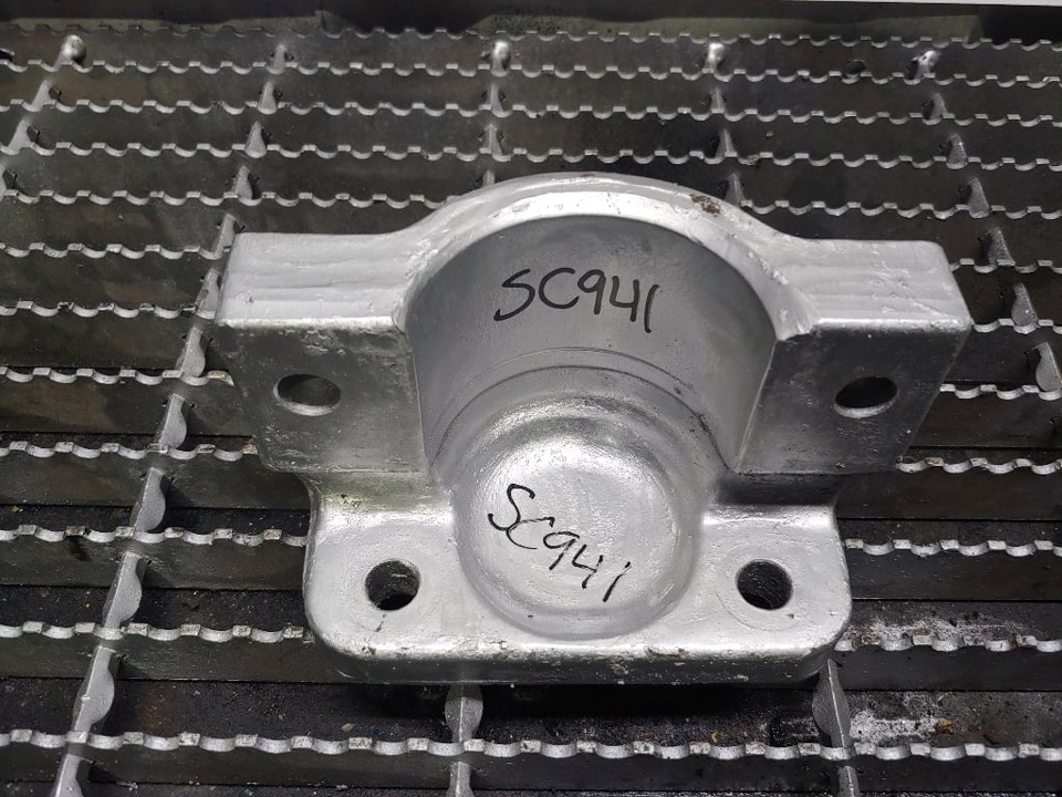 1987 FORD L9000 Engine Mount