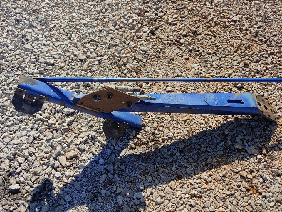 2006 MACK VISION Engine Mount