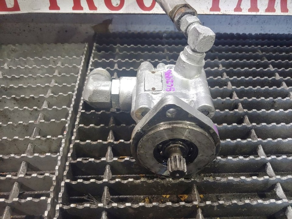 LUK VT73 Steering Pump