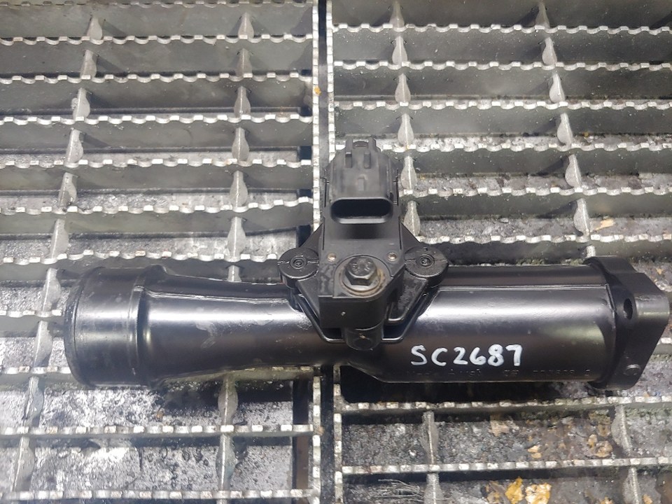 2011 DETROIT DIESEL DD15 EGR Manifold