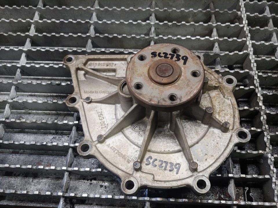 2011 DETROIT DIESEL DD15 Water Pump