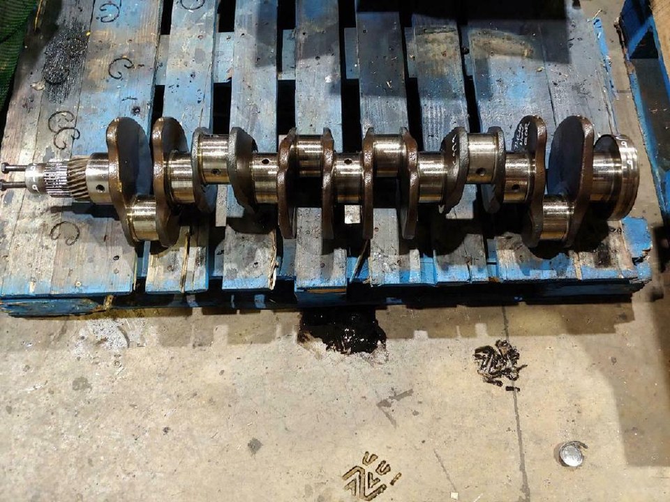 2000 INTERNATIONAL DT466E Crankshaft