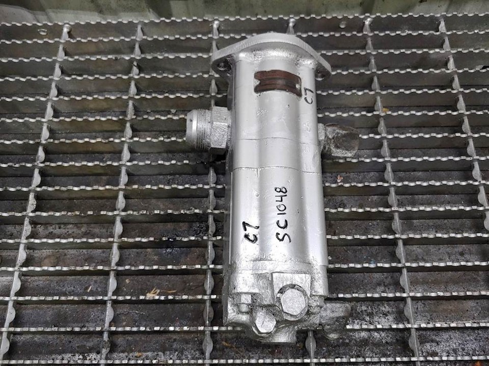 2004 CAT C7 Steering Pump