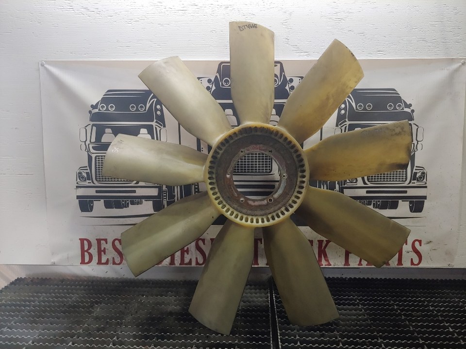 2000 INTERNATIONAL DT466E Fan