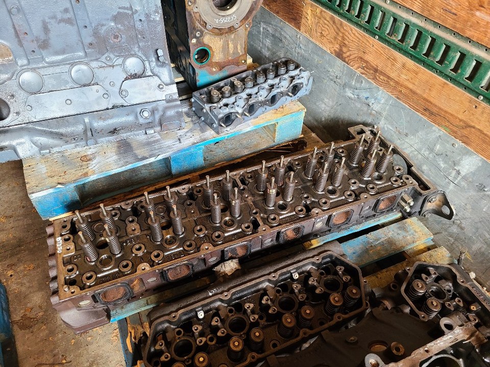 2011 DETROIT DIESEL DD15 Cylinder Head